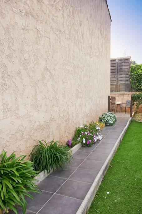 Appartement En Rez De Jardin Et Terrasse Ds Villa Hyeres Exterior photo