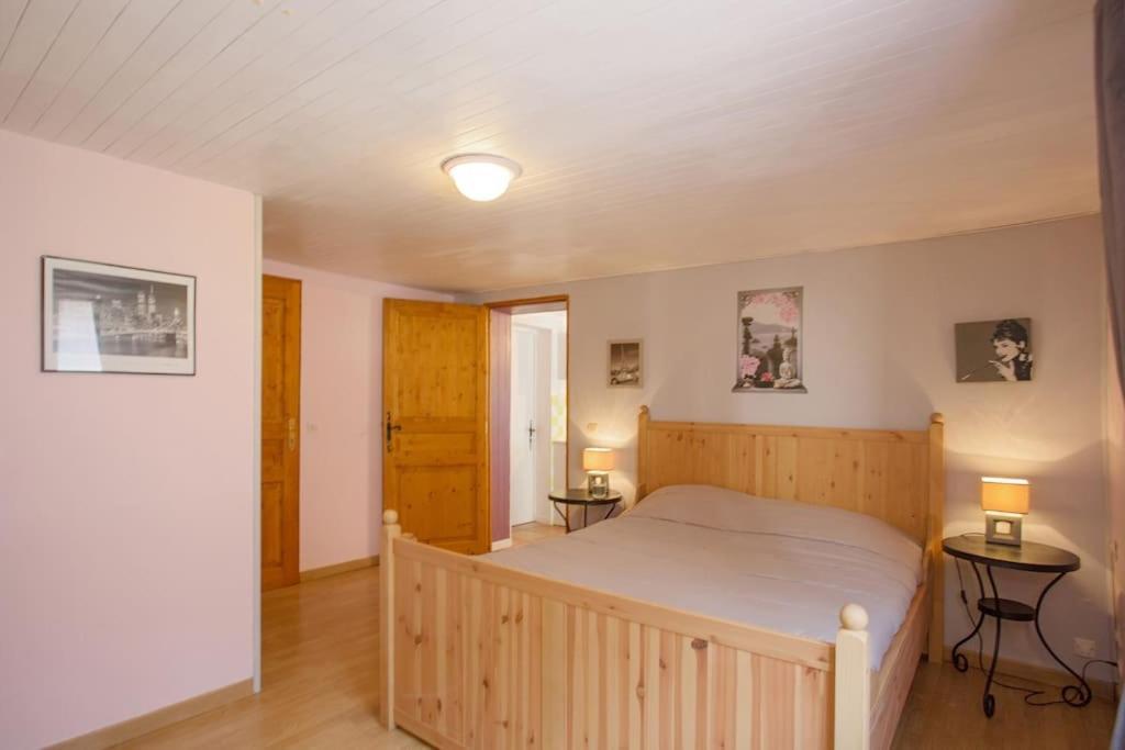 Appartement En Rez De Jardin Et Terrasse Ds Villa Hyeres Exterior photo